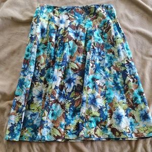 Full yoked skirt, below the knee, apt.9, size 4